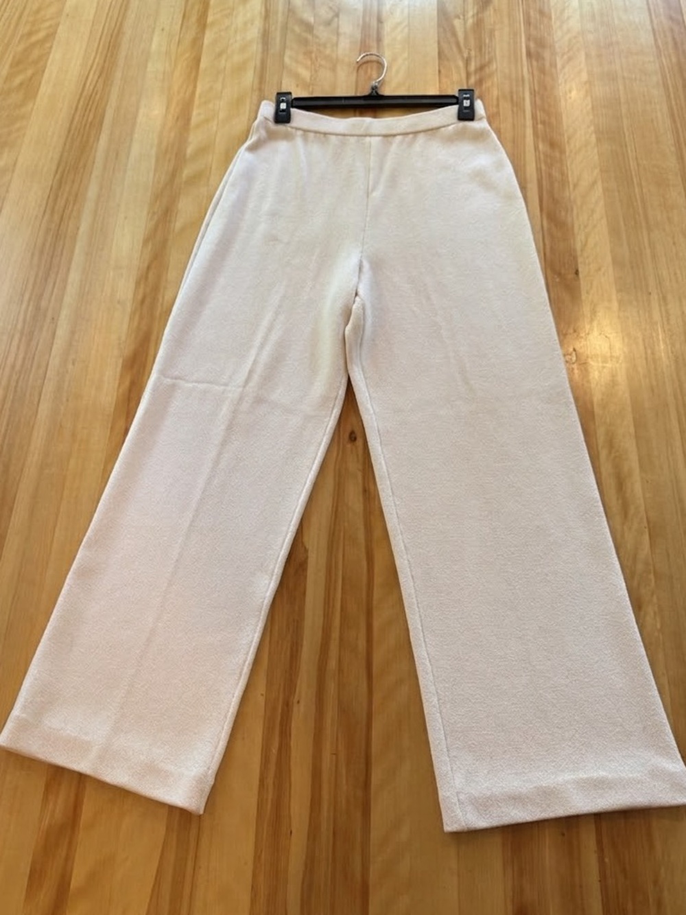 St. John Collection Cream Knit Cropped Wide-Leg Pants